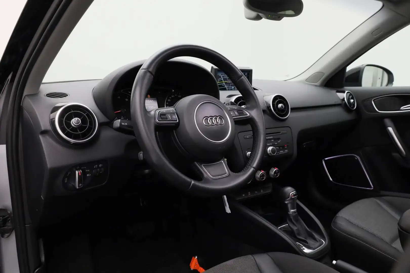 Audi A1 Sportback 1.4 TFSI 140PK S-tronic CoD Ambition Pro Grijs - 2