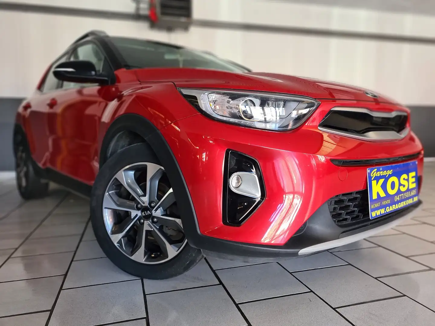 Kia Stonic 1.6 CRDi Fusion ISG//NAVIGATION//1ERE MAIN//CARNET Rouge - 2