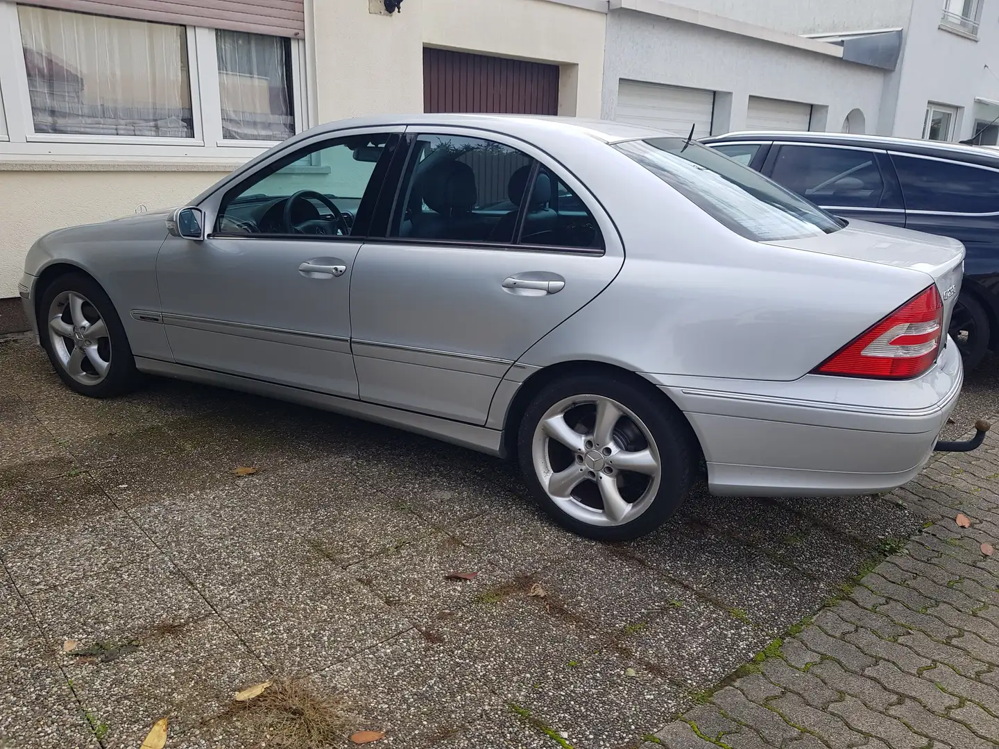 Mercedes-Benz C 230 Avantgarde,Autom. Getriebe V-6 Zyl.,Navi, AHK Silber - 2