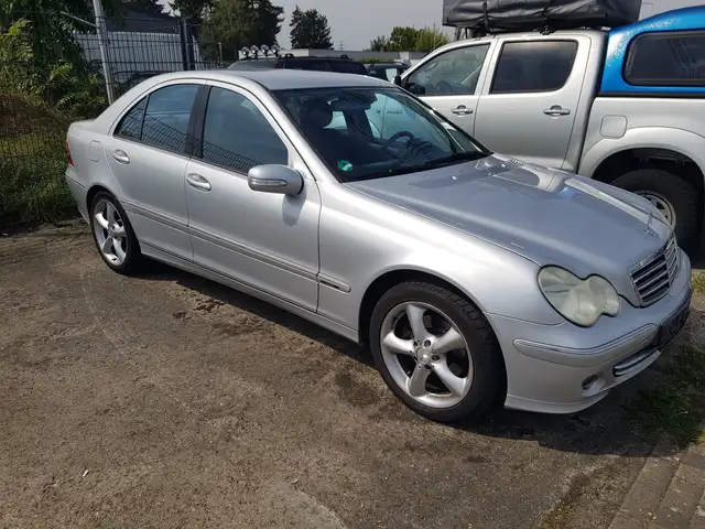 Mercedes-Benz C 230 Avantgarde,Autom. Getriebe V-6 Zyl.,Navi, AHK
