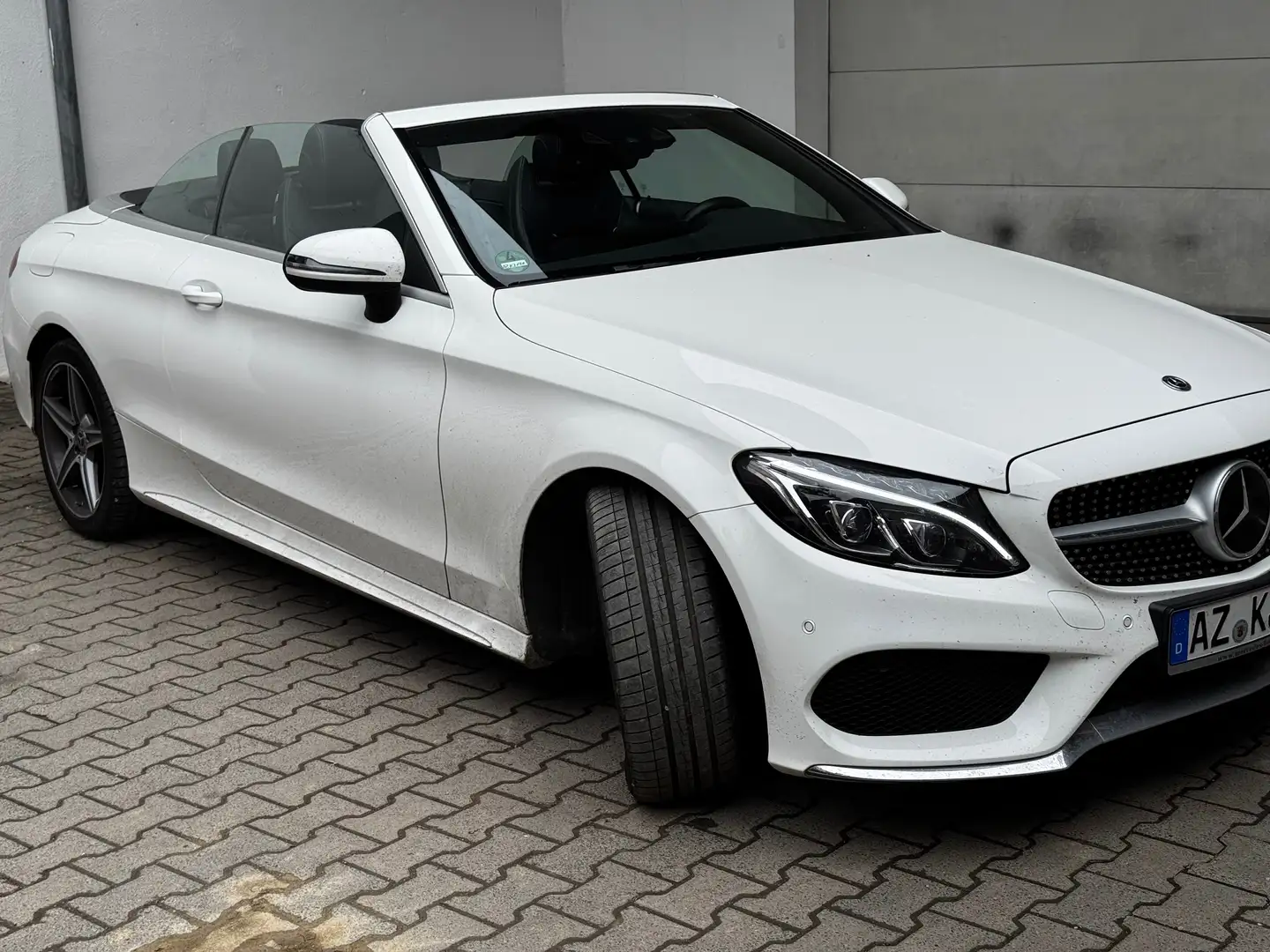 Mercedes-Benz C 250 d Cabrio 9G-TRONIC AMG Line bijela - 1