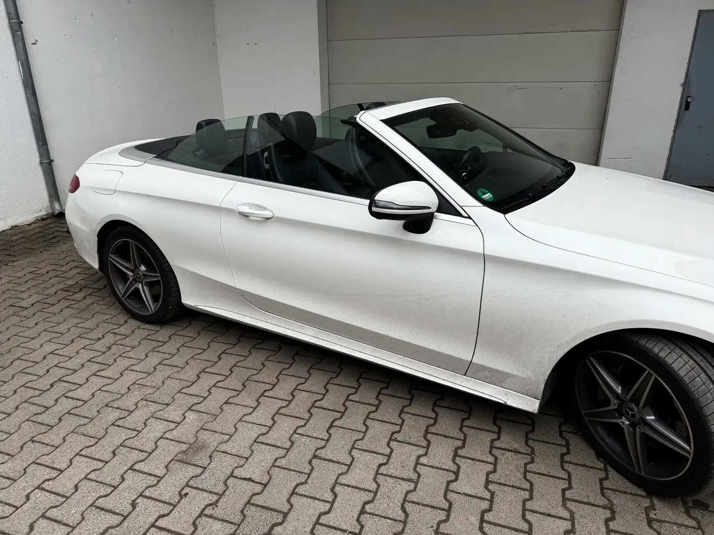 Mercedes-Benz C 250 d Cabrio 9G-TRONIC AMG Line bijela - 2