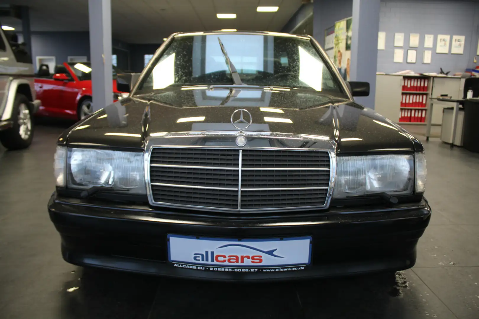 Mercedes-Benz 190 E 2,5 - OLDTIMER - Schwarz - 2