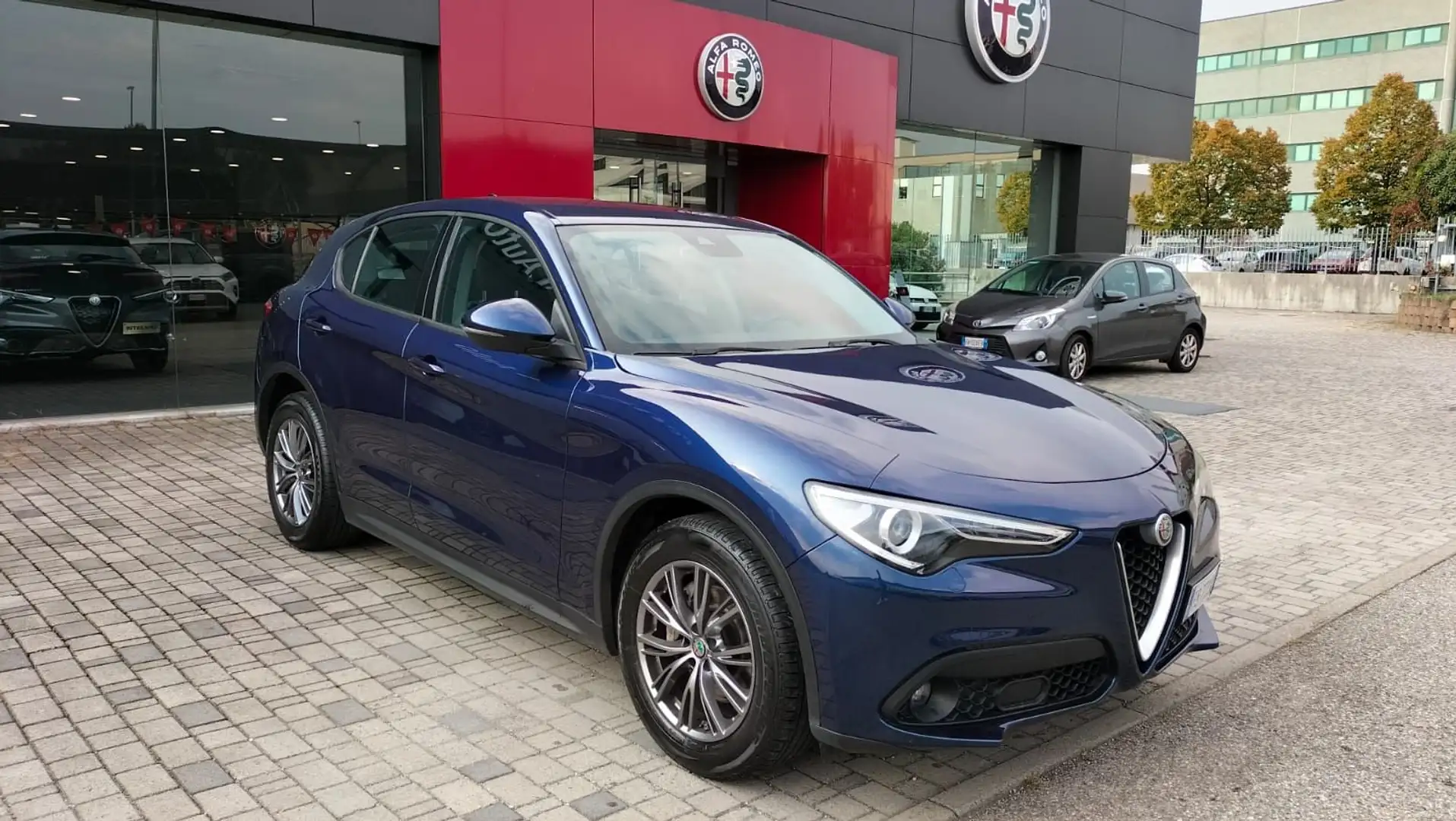 Alfa Romeo Stelvio 2.2 Turbodiesel 180 CV AT8 Business Blu/Azzurro - 2
