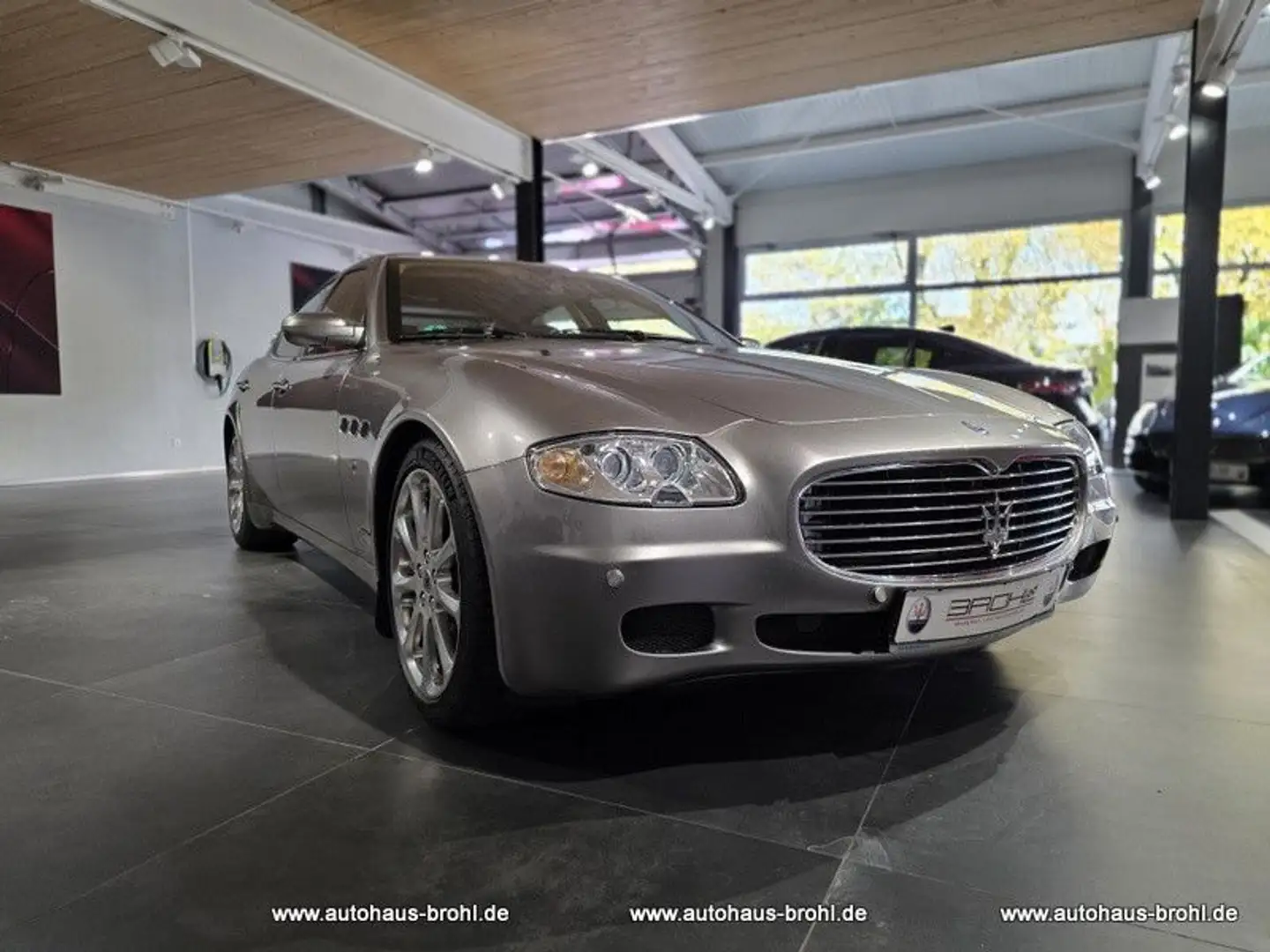 Maserati Quattroporte 4.2 V8 Grau - 2