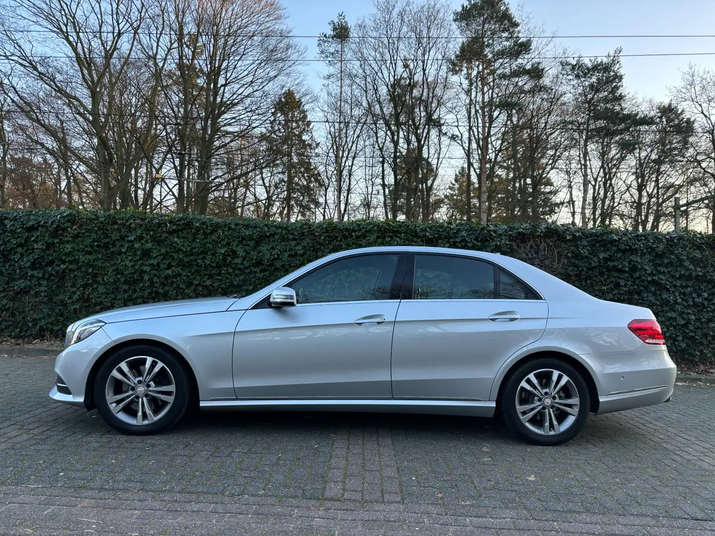 Mercedes-Benz E 250 Prestige Avantgarde / Schuifdak / Trekhaak Grigio - 2