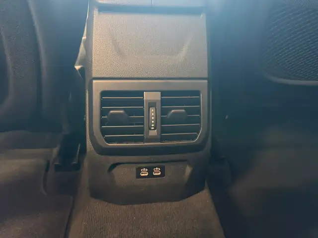 BMW 1 Series view 8
