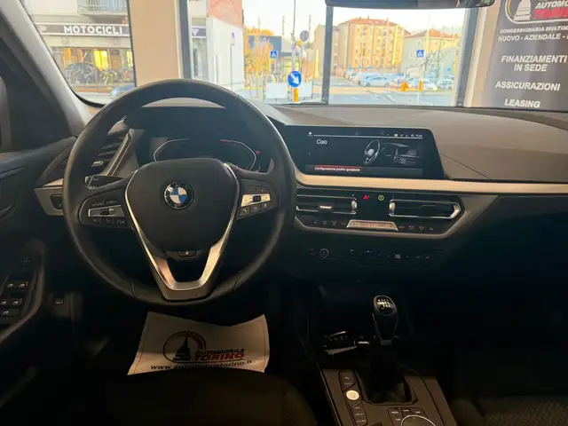 BMW 1 Series view 9