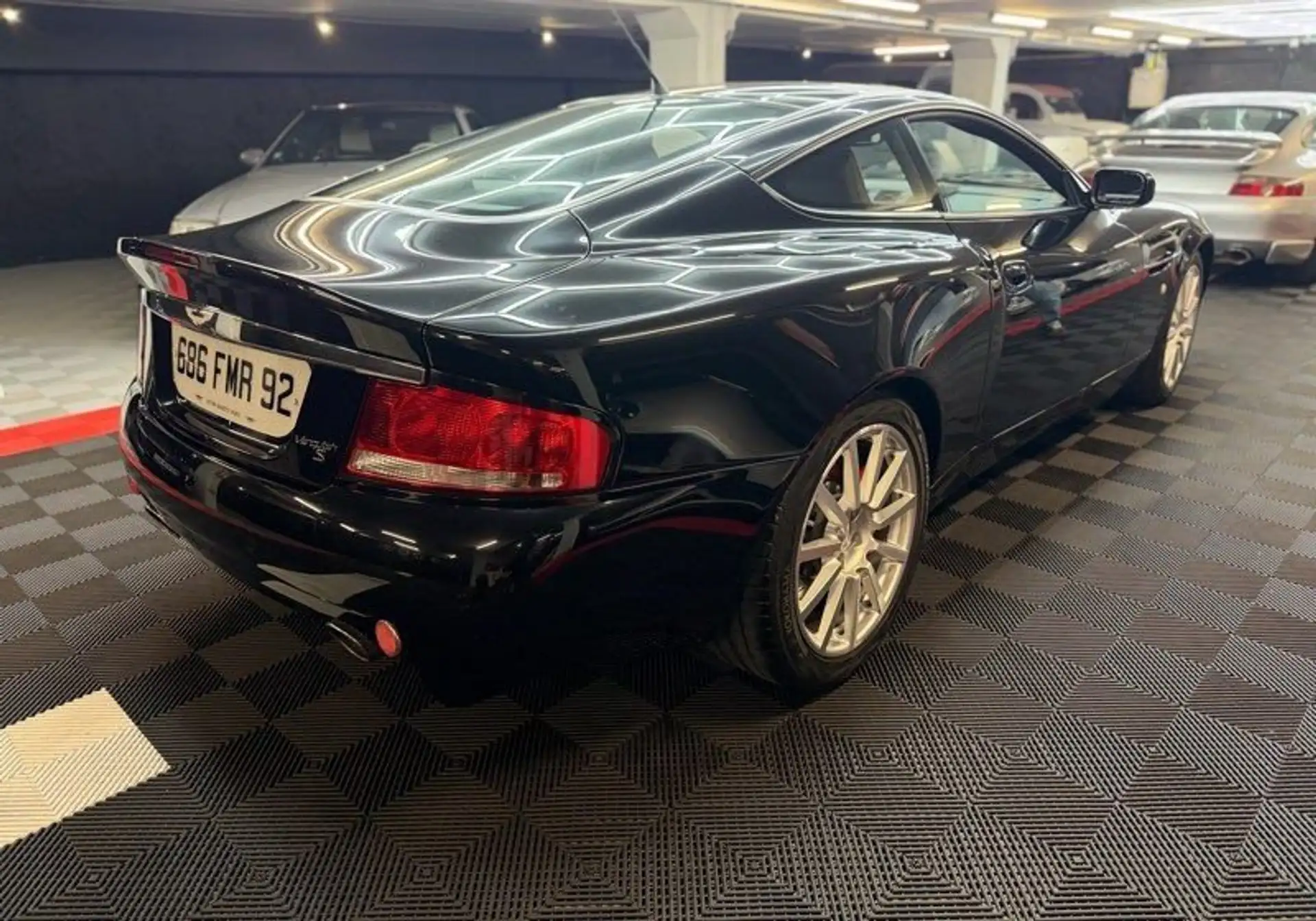 애스턴마틴 뱅퀴시 Coupe 2006 검정 사진 4