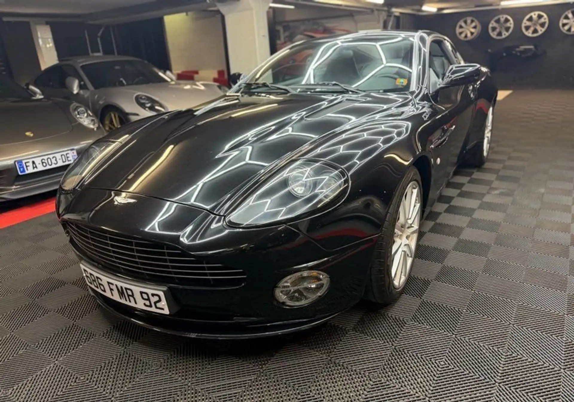 애스턴마틴 뱅퀴시 Coupe 2006 검정 사진 2