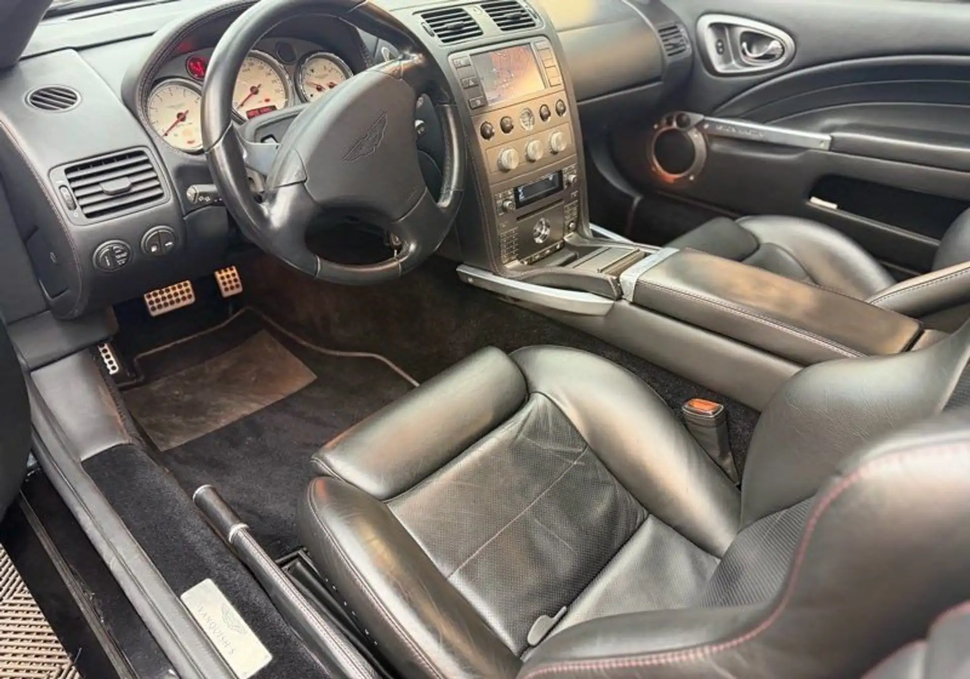 애스턴마틴 뱅퀴시 Coupe 2006 검정 사진 8