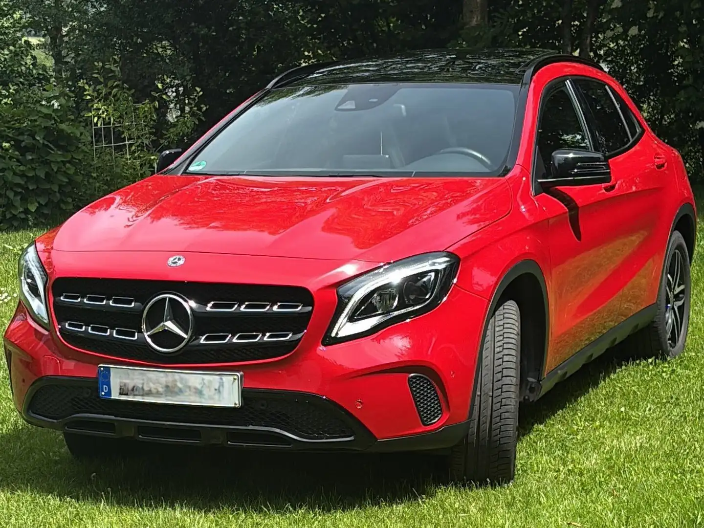 Mercedes-Benz GLA 200 GLA 200 7G-DCT Roşu - 1