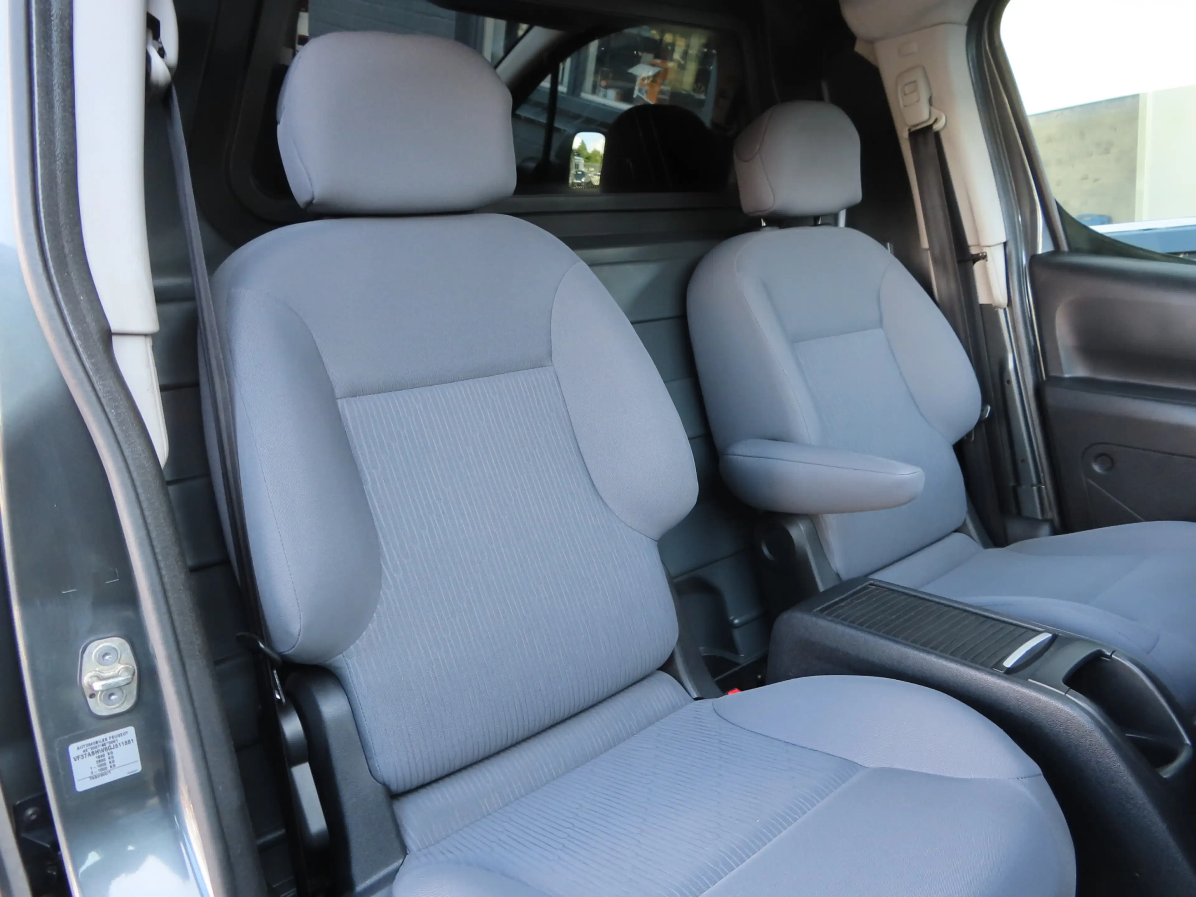 Peugeot Partner 120 1.6 BlueHDi 75 L1 XR | airco | schuifdeur | cr — photo 6