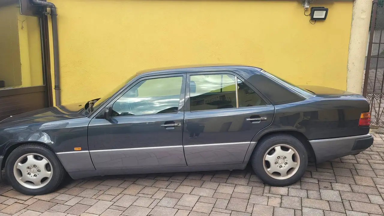 Mercedes-Benz E 200