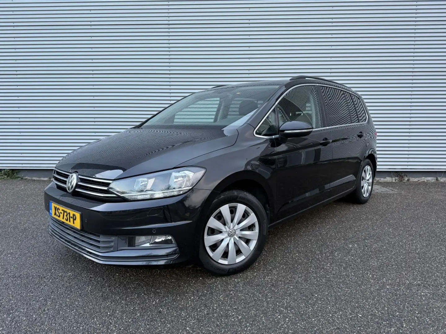 Volkswagen Touran 1.4 TSI Con. Ser. 7p Automaat PDC Cruise Stoelverw Schwarz - 1
