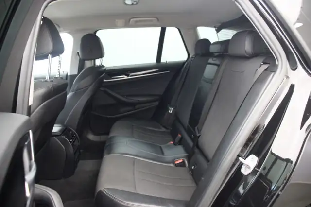 BMW 5 Series view 12