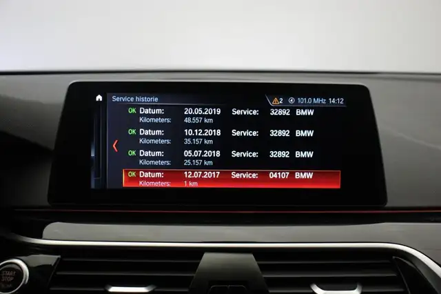 BMW 5 Series view 6