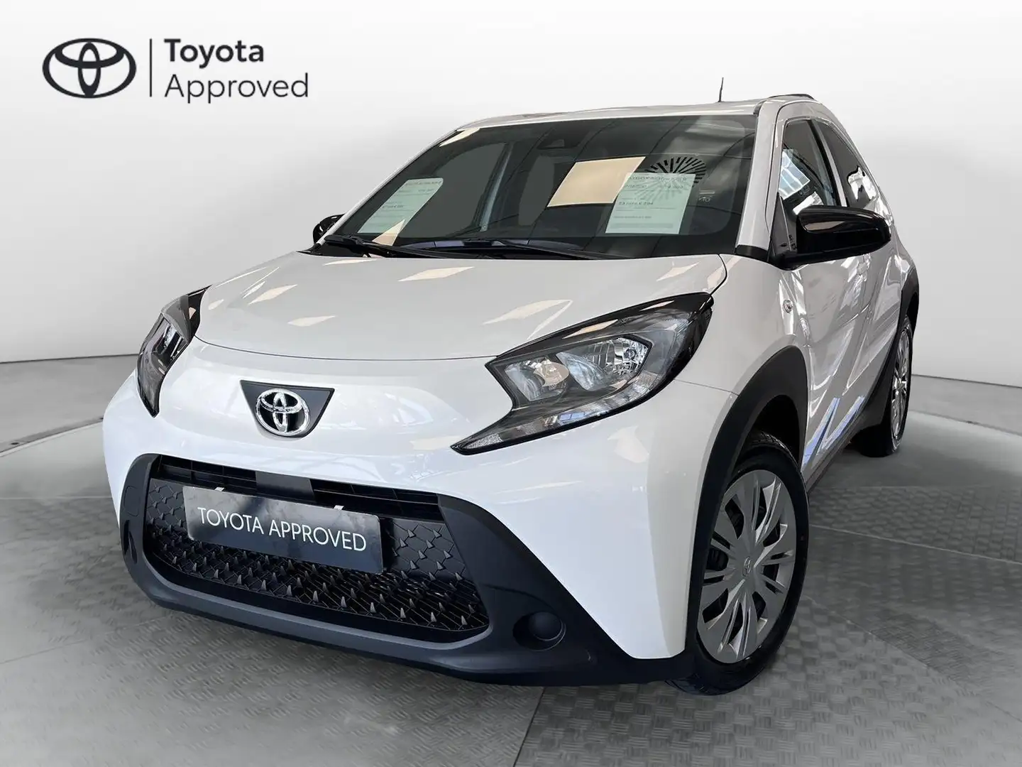 Toyota Aygo X Aygo X 1.0 VVT-i 72 CV 5 porte Active Bianco - 1