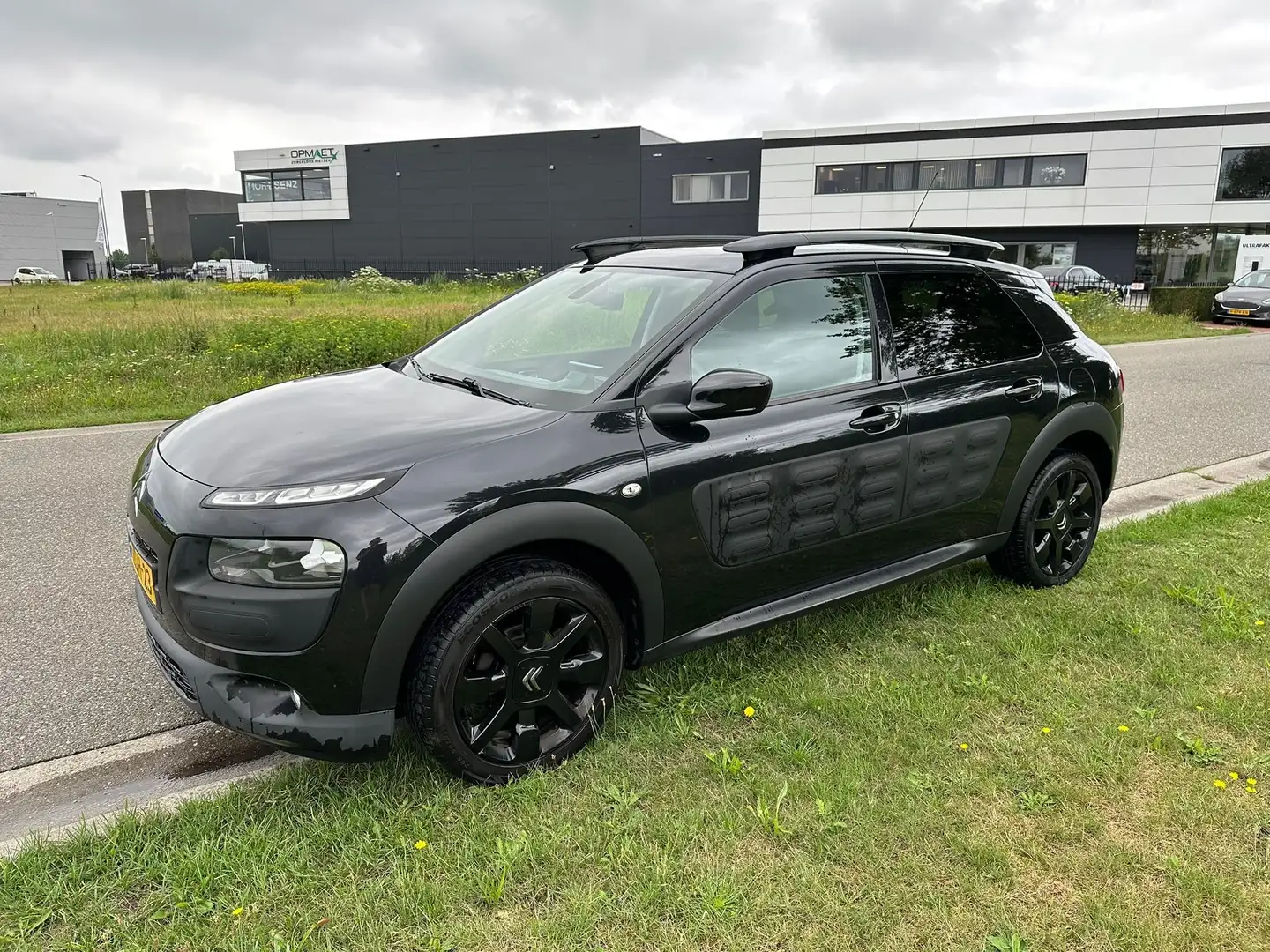 Citroen C4 Cactus C4 Cactus 1.2 VTi Shine Negru - 2