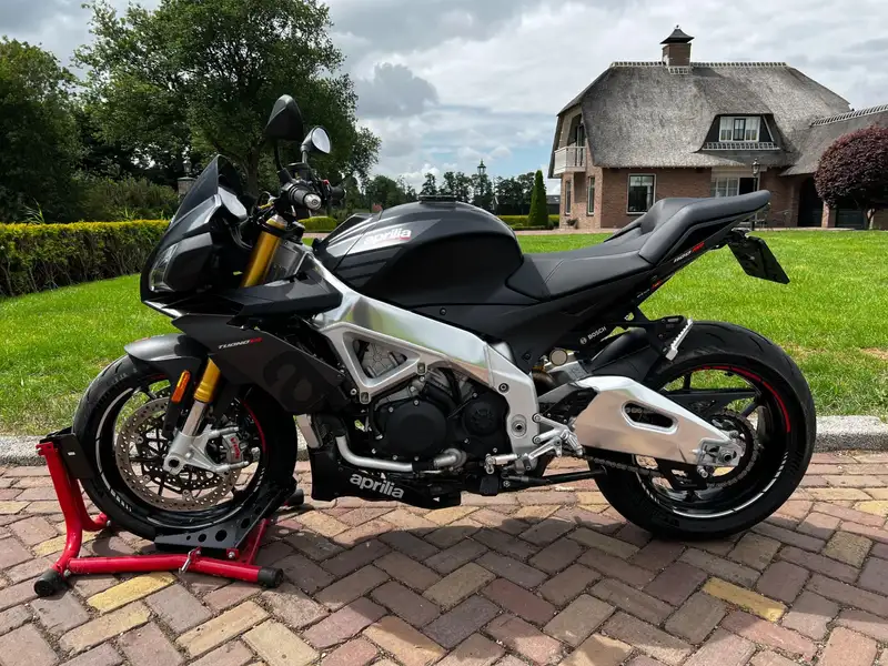 Aprilia Tuono - foto 6