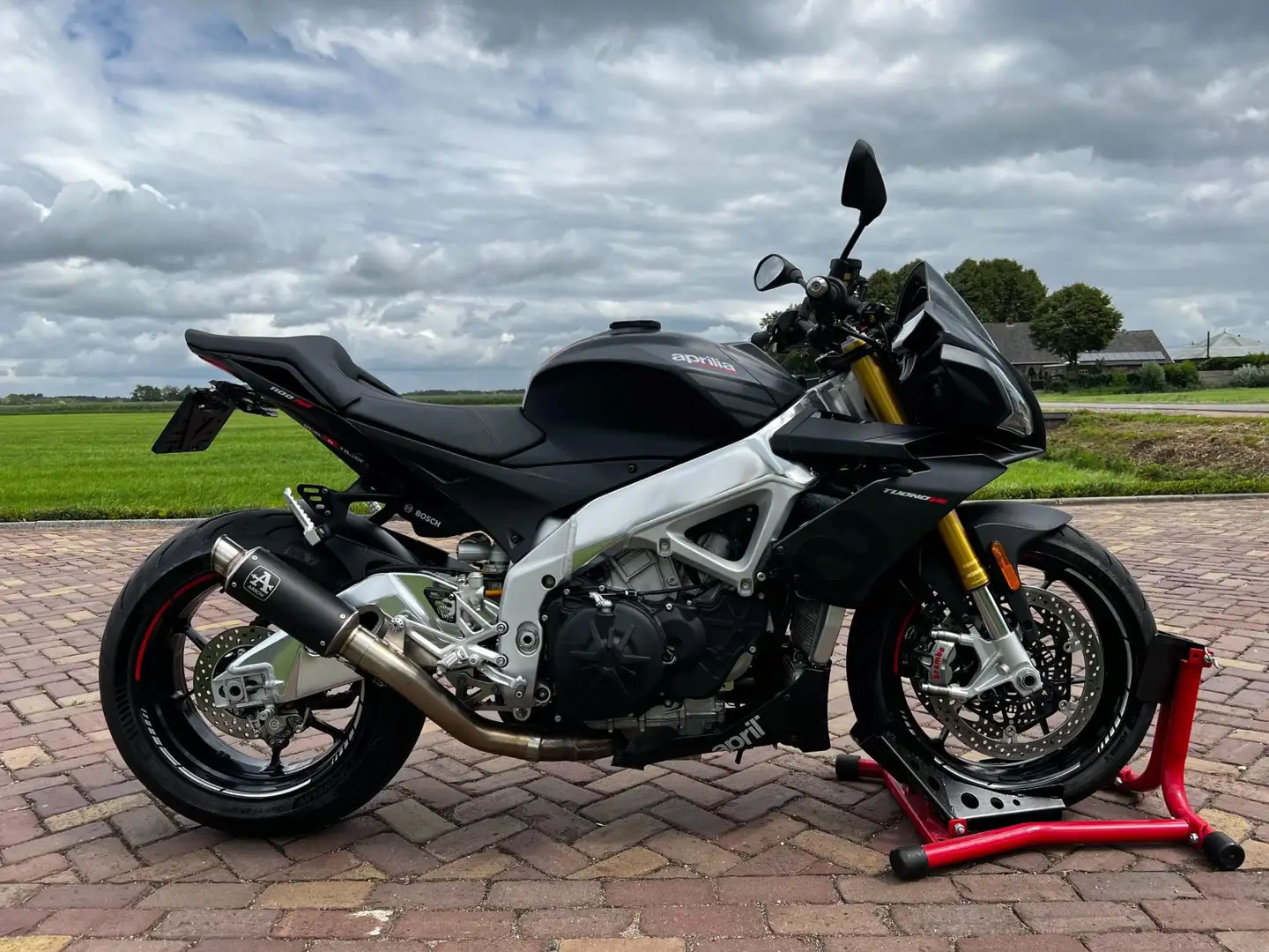 Aprilia Tuono Tour V4 1100 R APRC ABS | MARGE | € 12.999 - 2