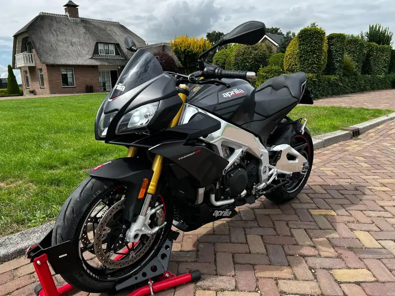 Aprilia Tuono - foto 7