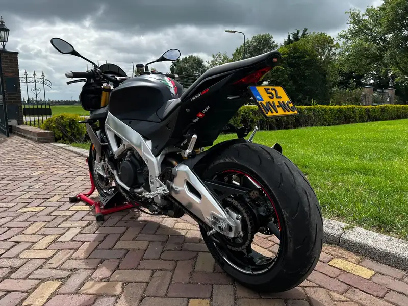 Aprilia Tuono - foto 5