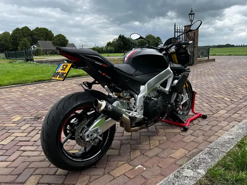Aprilia Tuono - foto 3