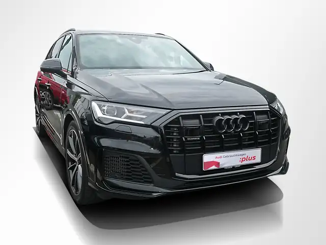 Audi Q7 view 3