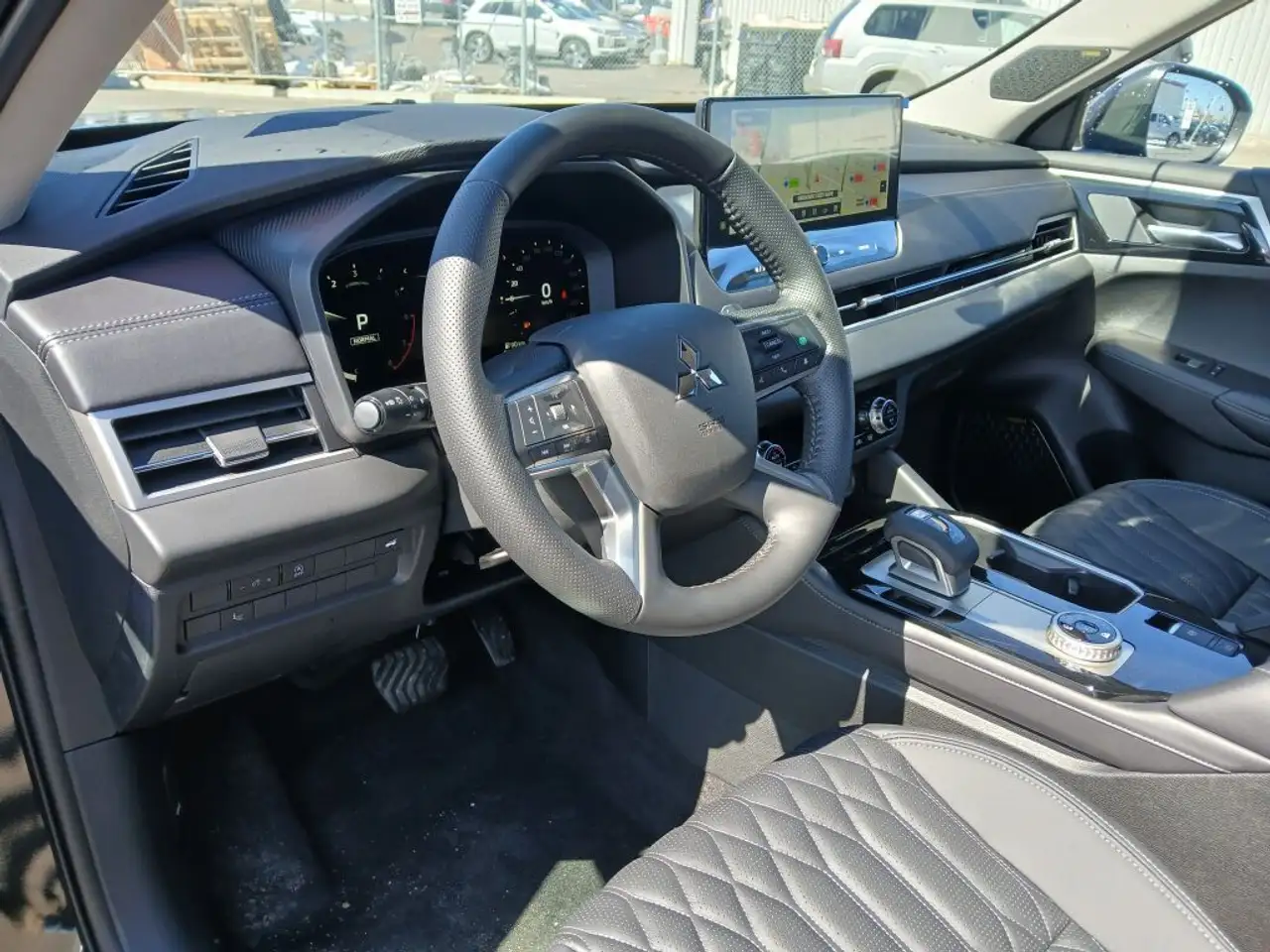 Mitsubishi Outlander снимка Mitsubishi Outlander