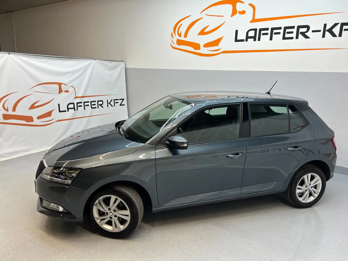 Skoda Fabia Style 1,0 TSI KLIMAAUTO SITZHZG TEMP PDC Grau - 2