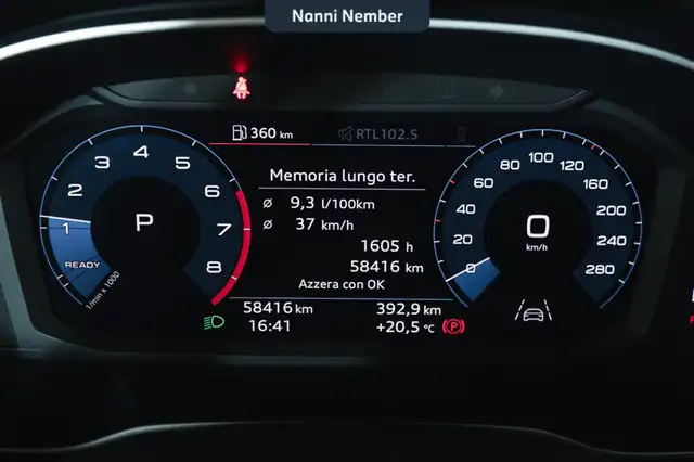 Audi Q3 view 9