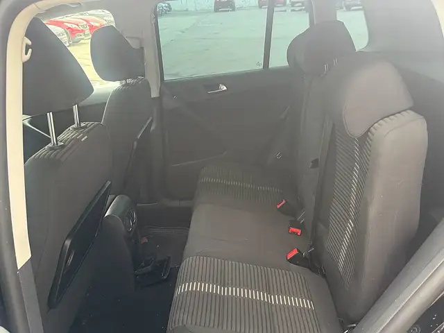 Volkswagen Tiguan view 8