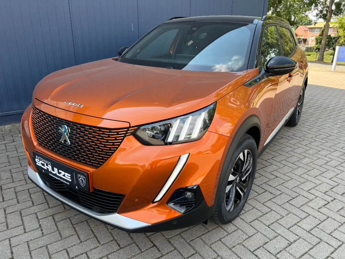 Peugeot 2008 Elektro GT Orange - 1