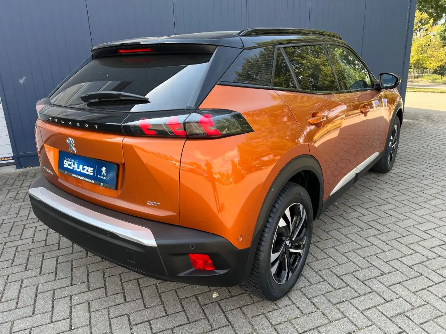 Peugeot 2008 Elektro GT Orange - 2