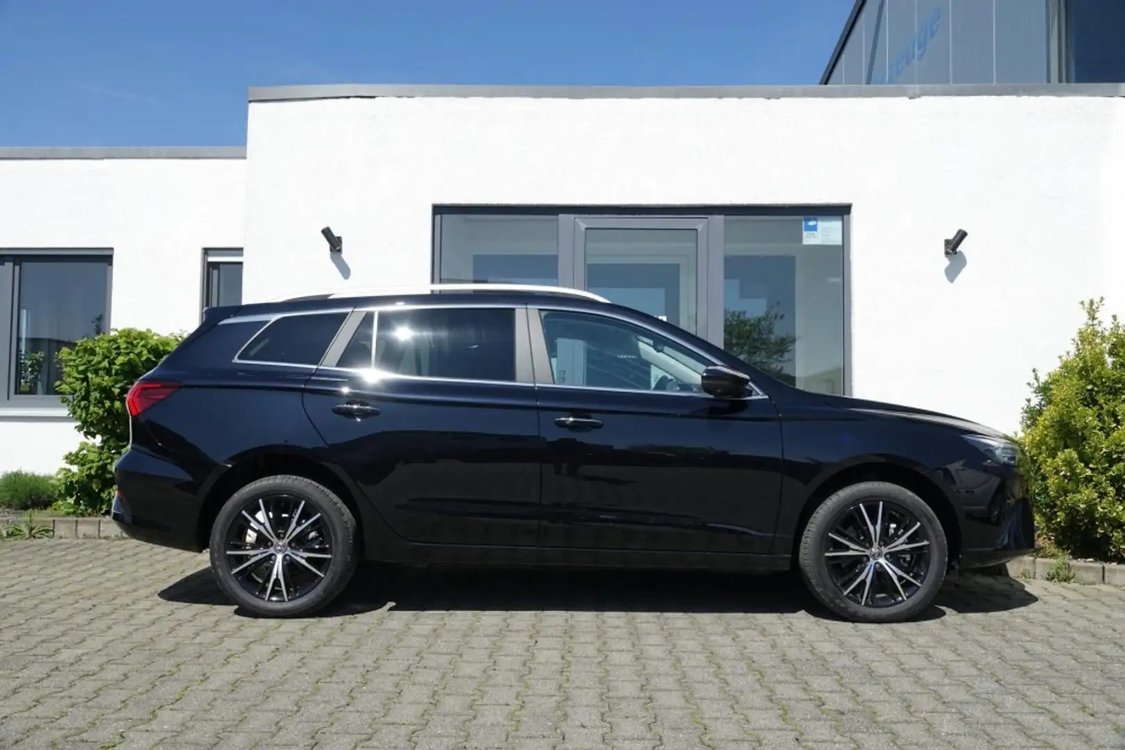 MG MG5 LUXURY 61,1kwh 7JGarantie Teilleder/17Zo/AHK Negru - 2