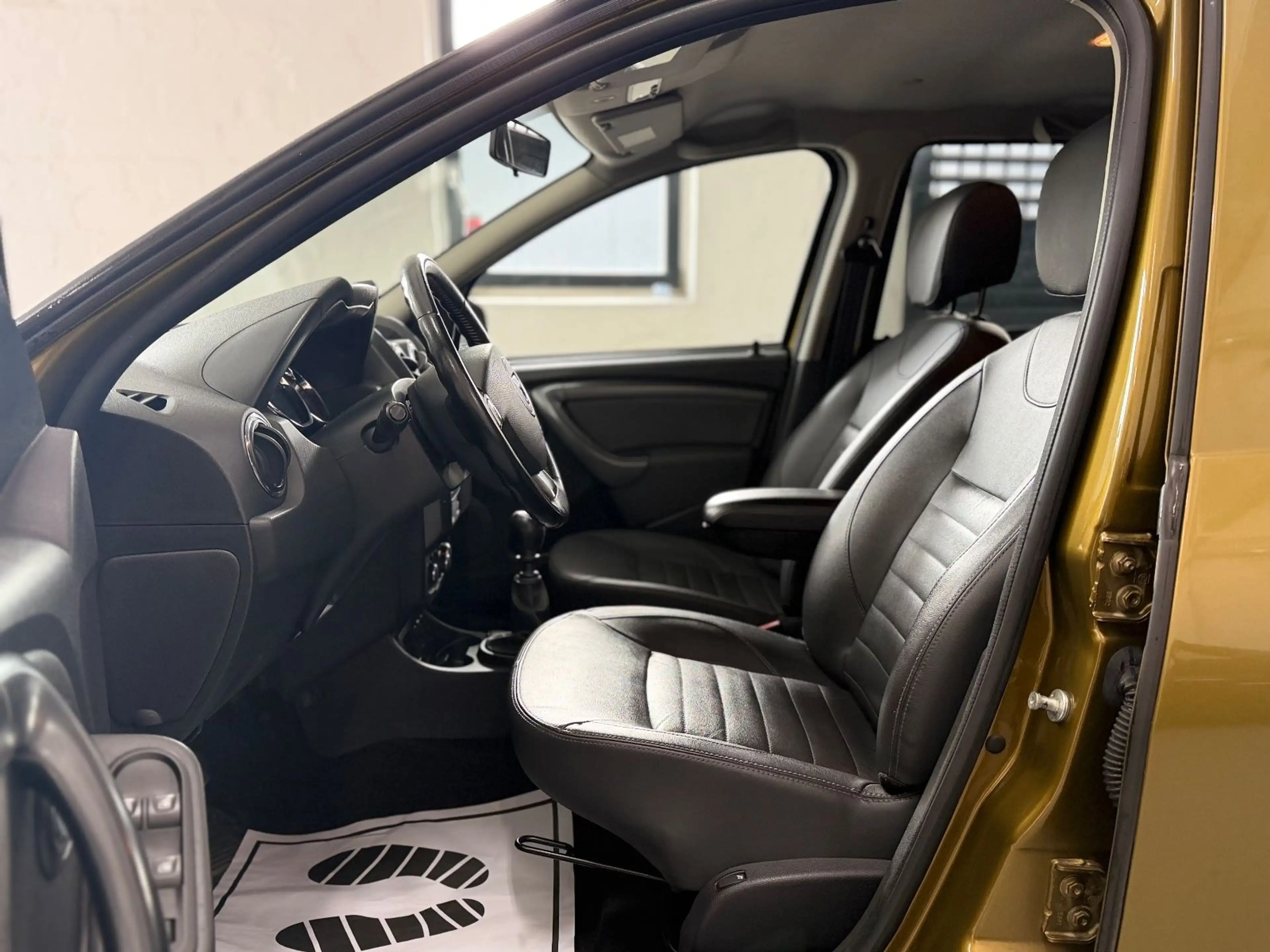 Dacia Duster TCe 125/Navi/Kamera/Leder/AHK — photo 11