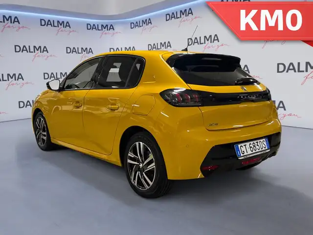 Peugeot 208 view 3