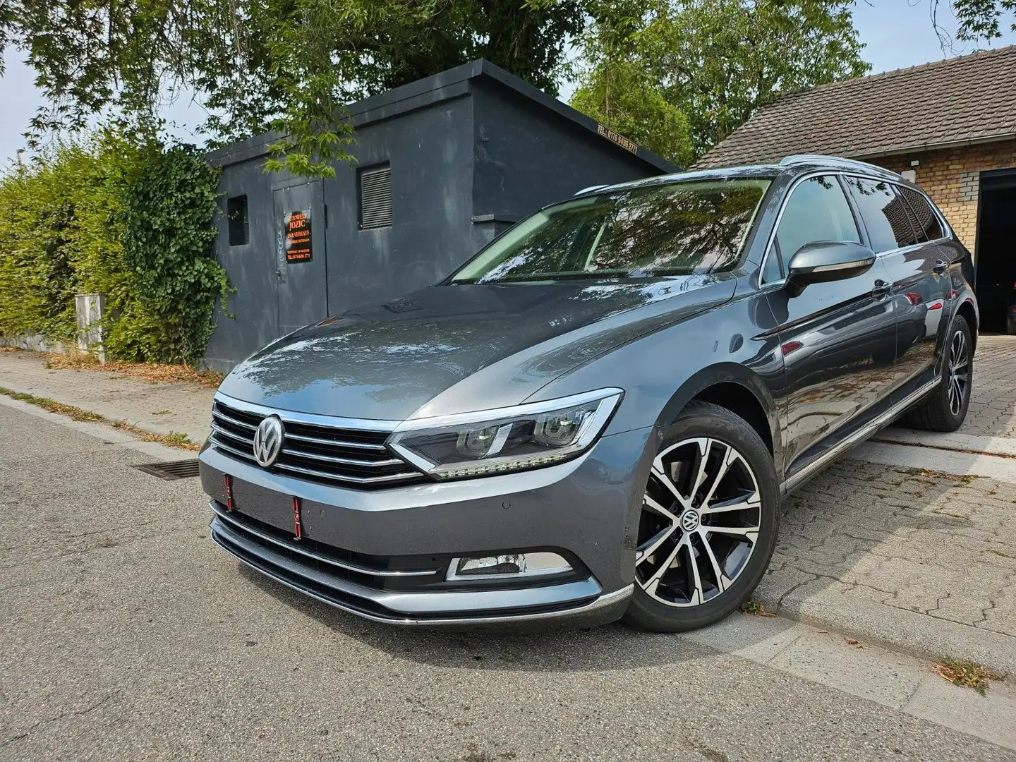 Volkswagen Passat Variant Passat 2.0 TDI DSG Highline Zahnriemen N Grau - 1