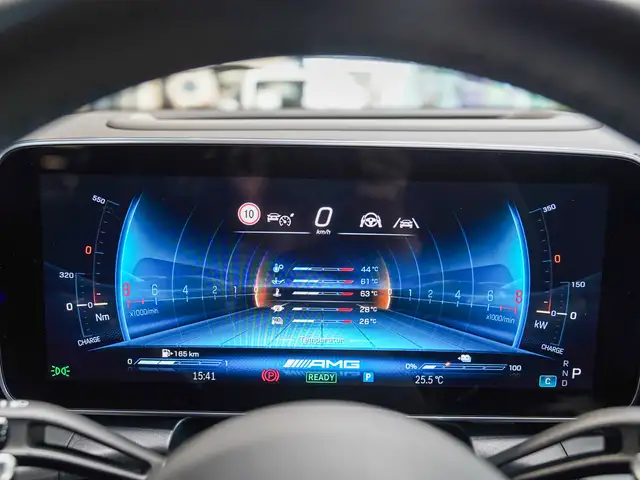 Mercedes-Benz GLC view 23