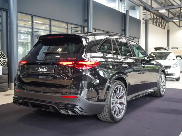 Mercedes-Benz GLC view 3