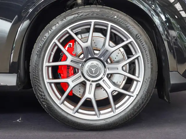 Mercedes-Benz GLC view 2