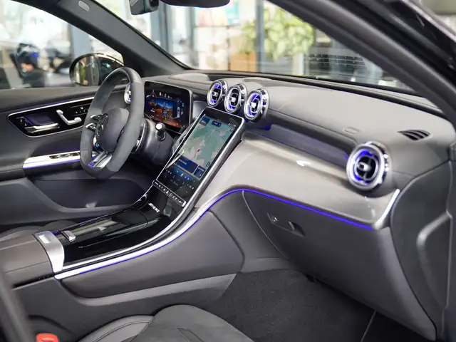 Mercedes-Benz GLC view 8