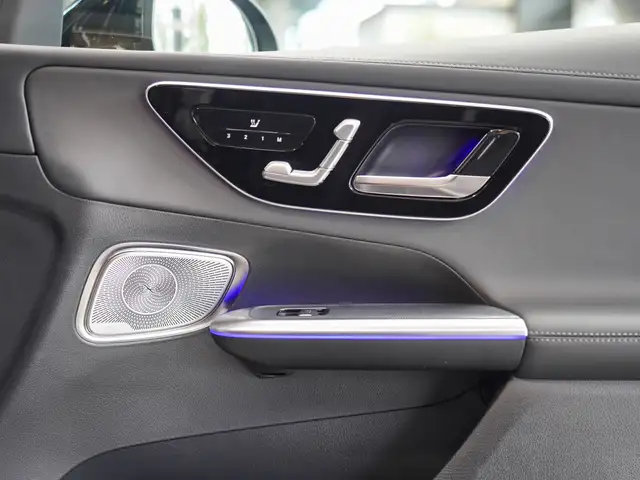 Mercedes-Benz GLC view 10