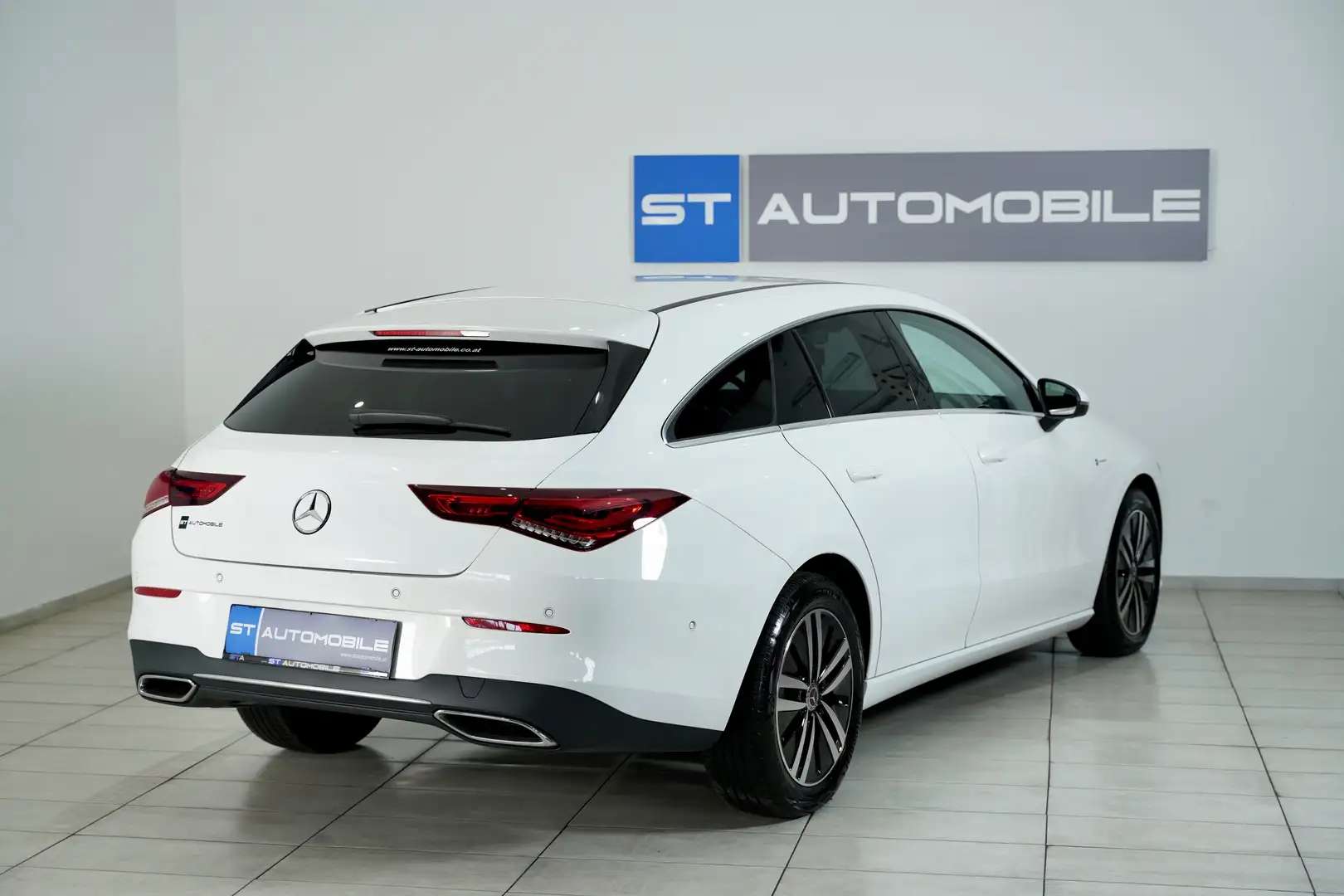 Mercedes-Benz CLA 200 Aut.  // 1.BESITZ // NAVI // SHZ // Weiß - 2