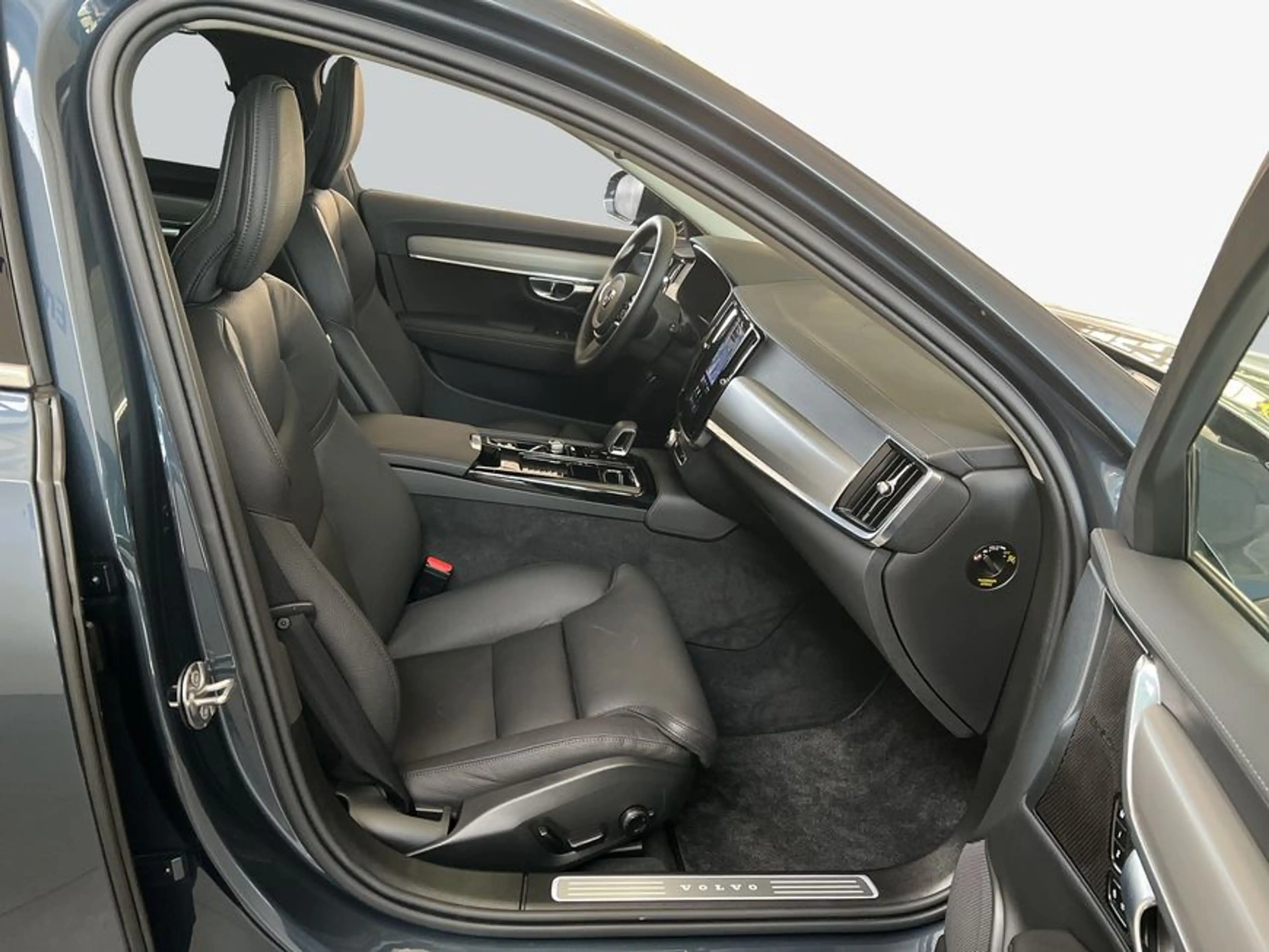 Volvo V90 T6 Plug-in Hybrid AWD Plus-Bright Glasd HeadUp — photo 13