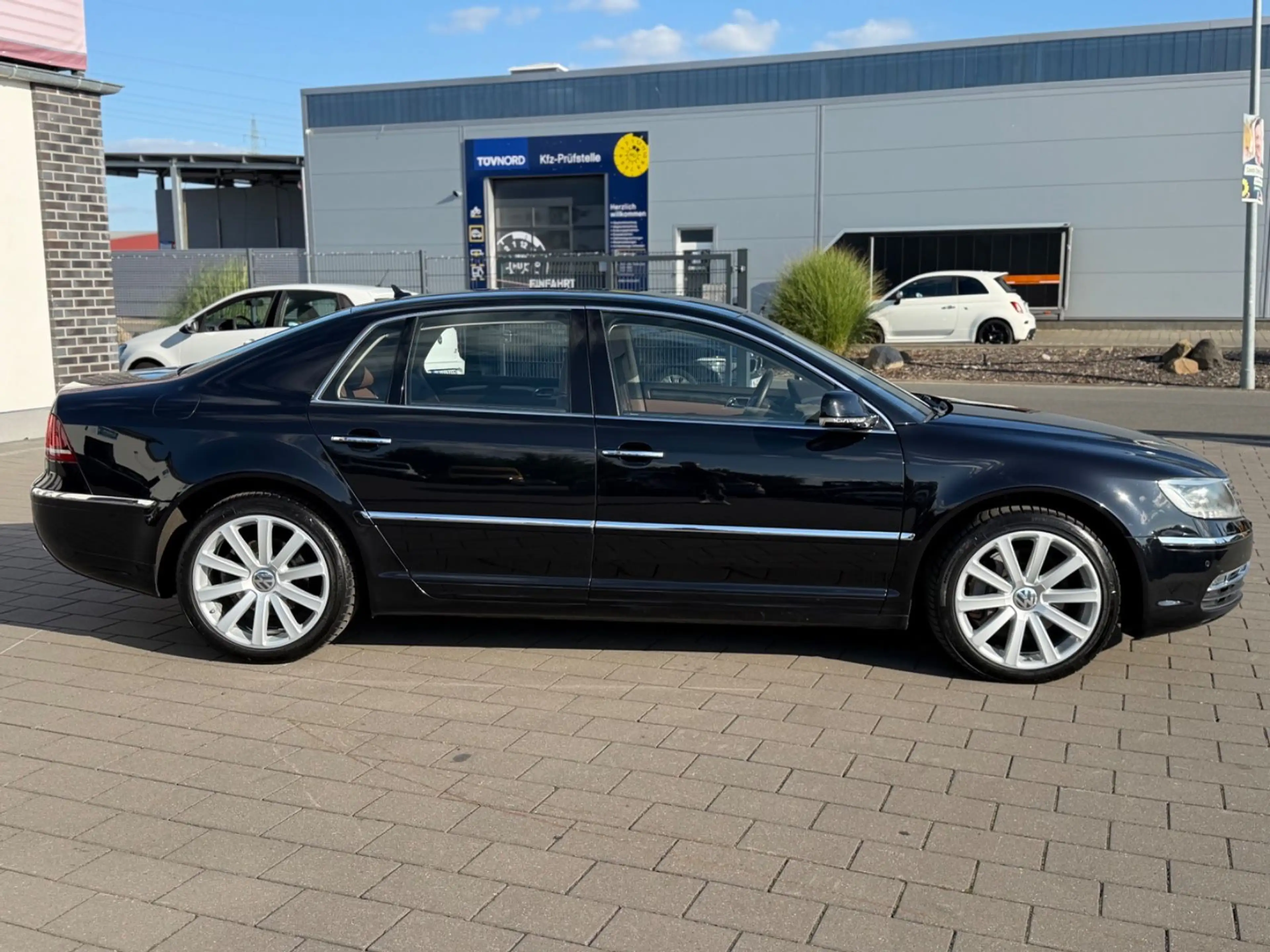 Volkswagen Phaeton 4.2 V8*EXCLUSIVE*ACC*S-DACH*STHZ*TOP* — photo 9