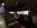 Lincoln Town Car limousine - thumbnail 14