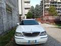 Lincoln Town Car limousine - thumbnail 7