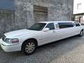 Lincoln Town Car limousine - thumbnail 17